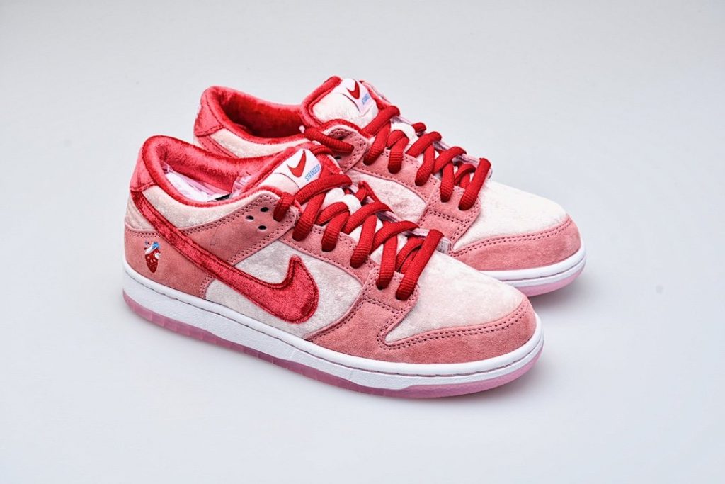 nike sb dunk low strangelove skateboards