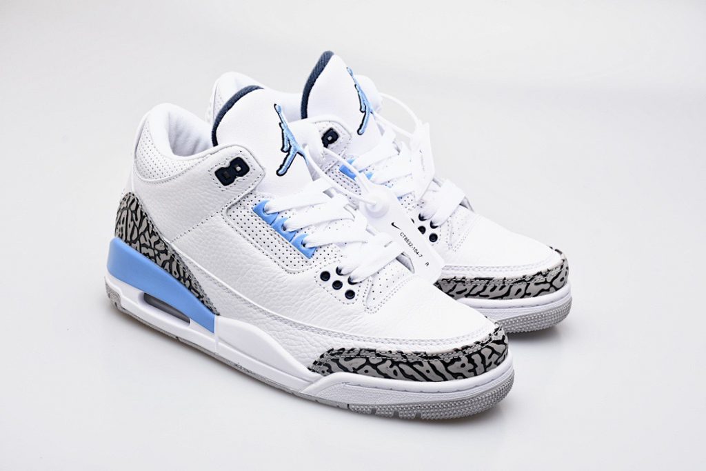 NIKE AIR JORDAN 3 RETRO UNC