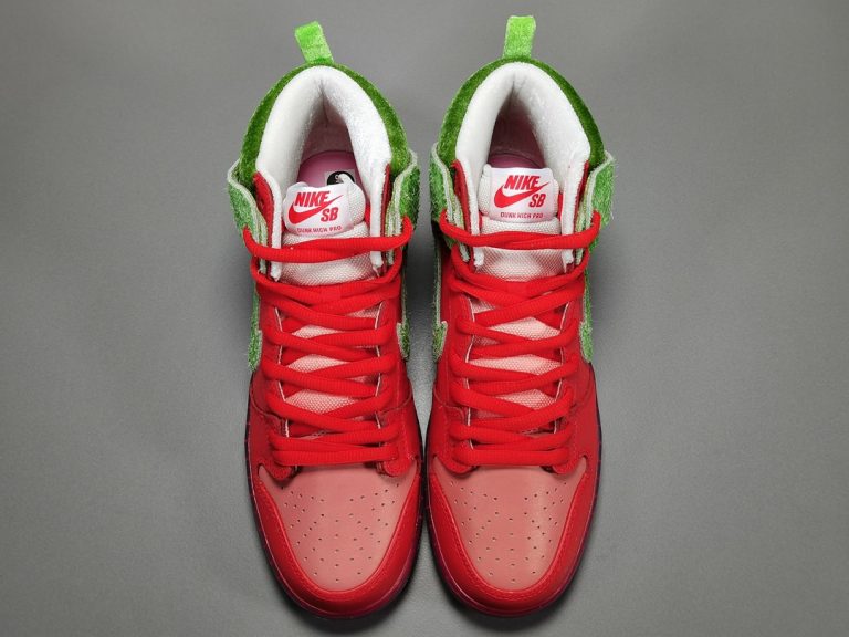 nike sb dunk high strawberry cough mens stores