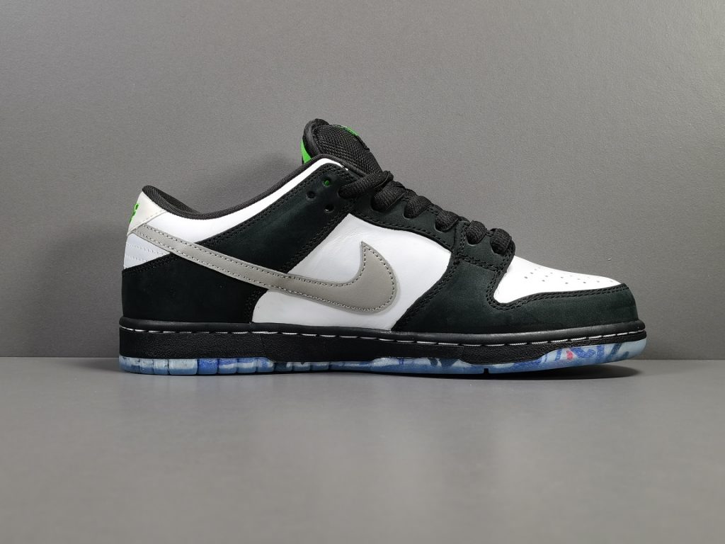 sb dunk staple