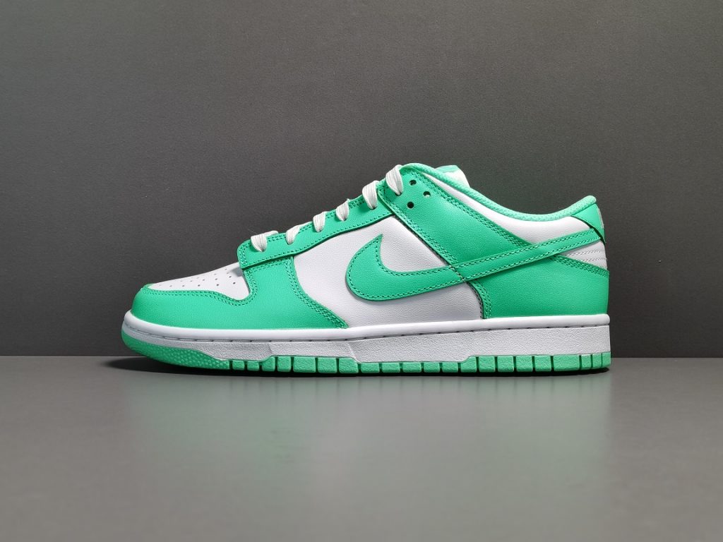 nike dunk low green glow w