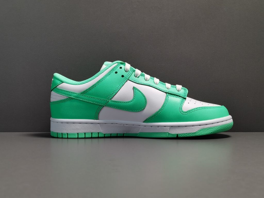 nike dunk low green glow price